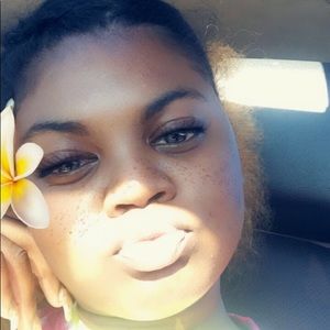 Meet your Posher, Toya